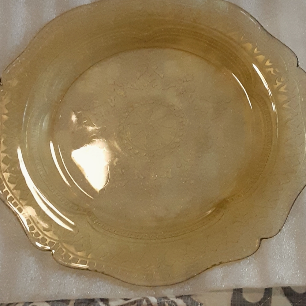 4 piece depression glass dishes